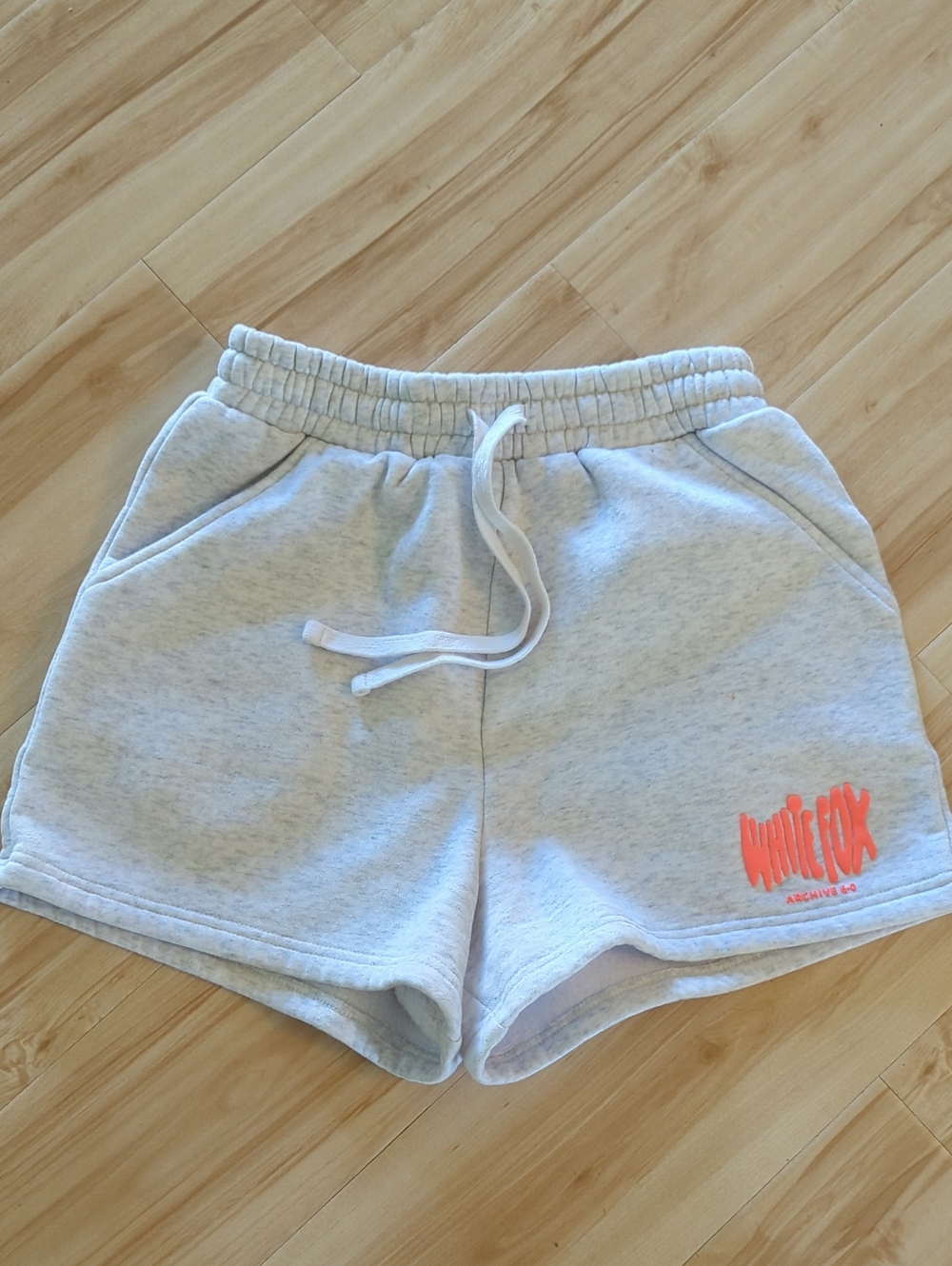 White Fox Brand 6.0 Lounge Heather Gray Sweat Shorts with Logo XXS Very Nice